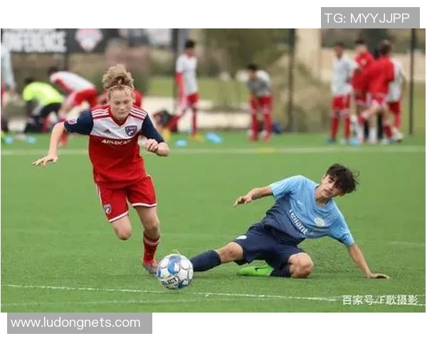 西安足球队的奋斗历程与荣耀追寻:一段不屈的足球纪实之旅