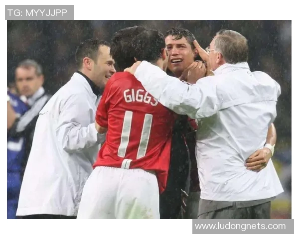 足球明星温馨时刻亲自为女儿扎辫子展现父爱与柔情的完美结合